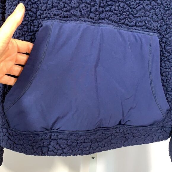 ZELLA Women’s Fuzzy Faux Fur Pullover Hoodie Sweatshirt Blue Size Large - Picture 6 of 12